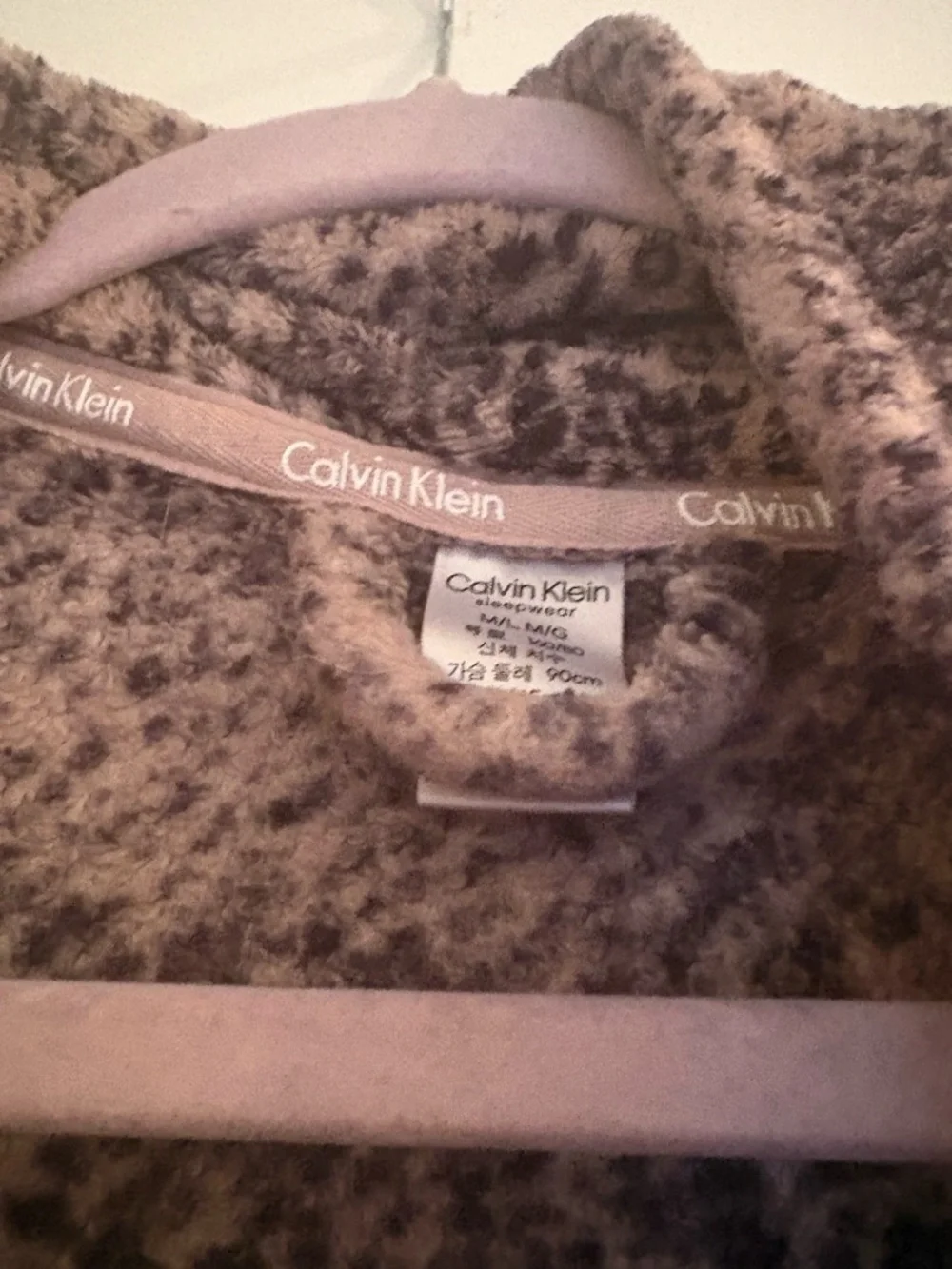 Calvin Klein Leopard Print Plush Robe - Picture 4 of 7